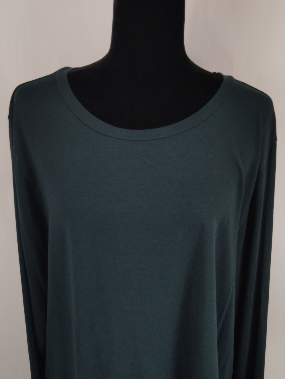 Universal Standard Long Sleeve Tee Rex Crew Neck - Picture 4 of 8